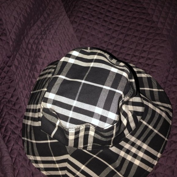 Burberry bucket hat size S UNISEX NWOTags main image 4
